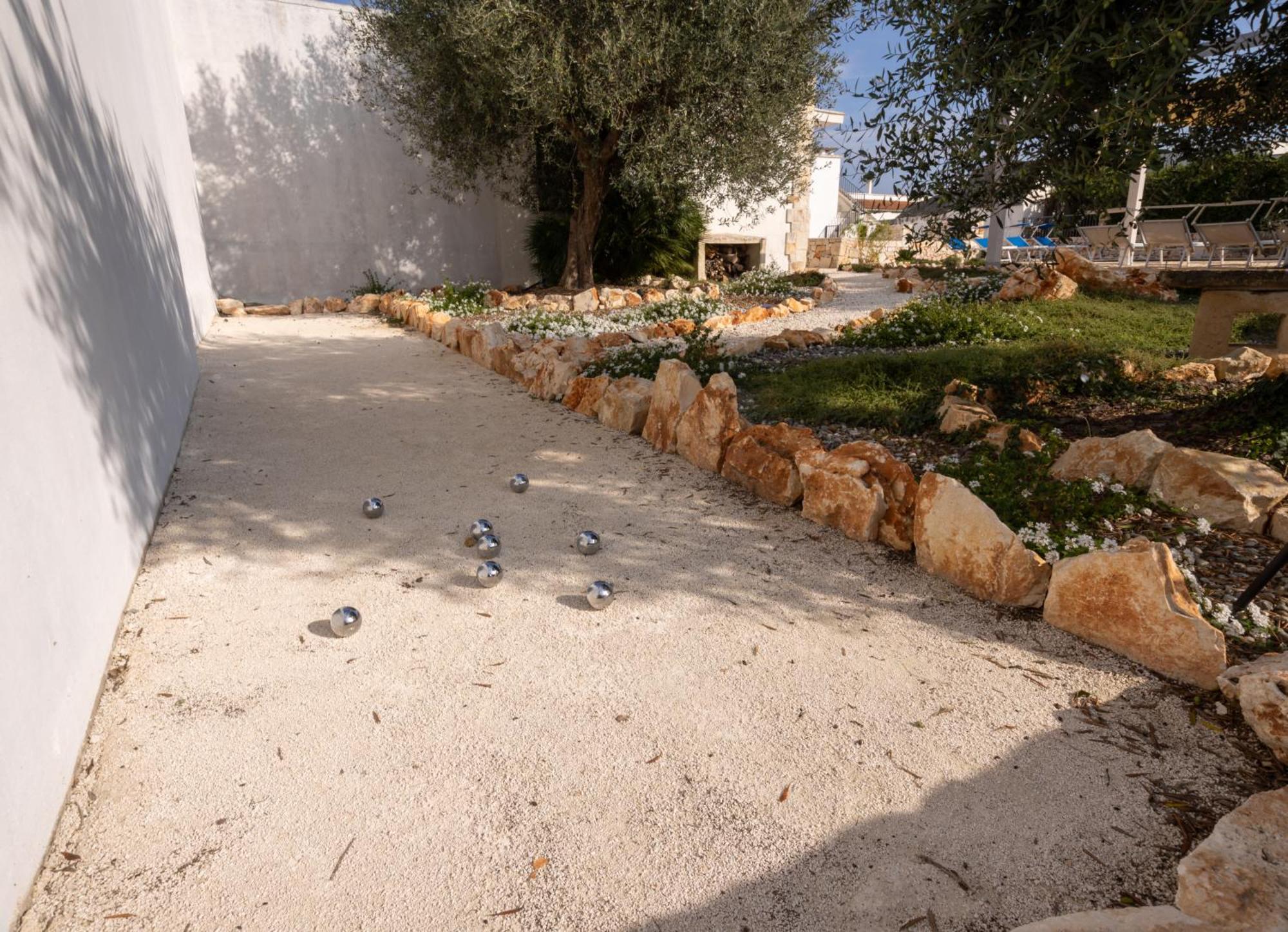 Villa With Trullo And Pool, Alberobello Exteriör bild