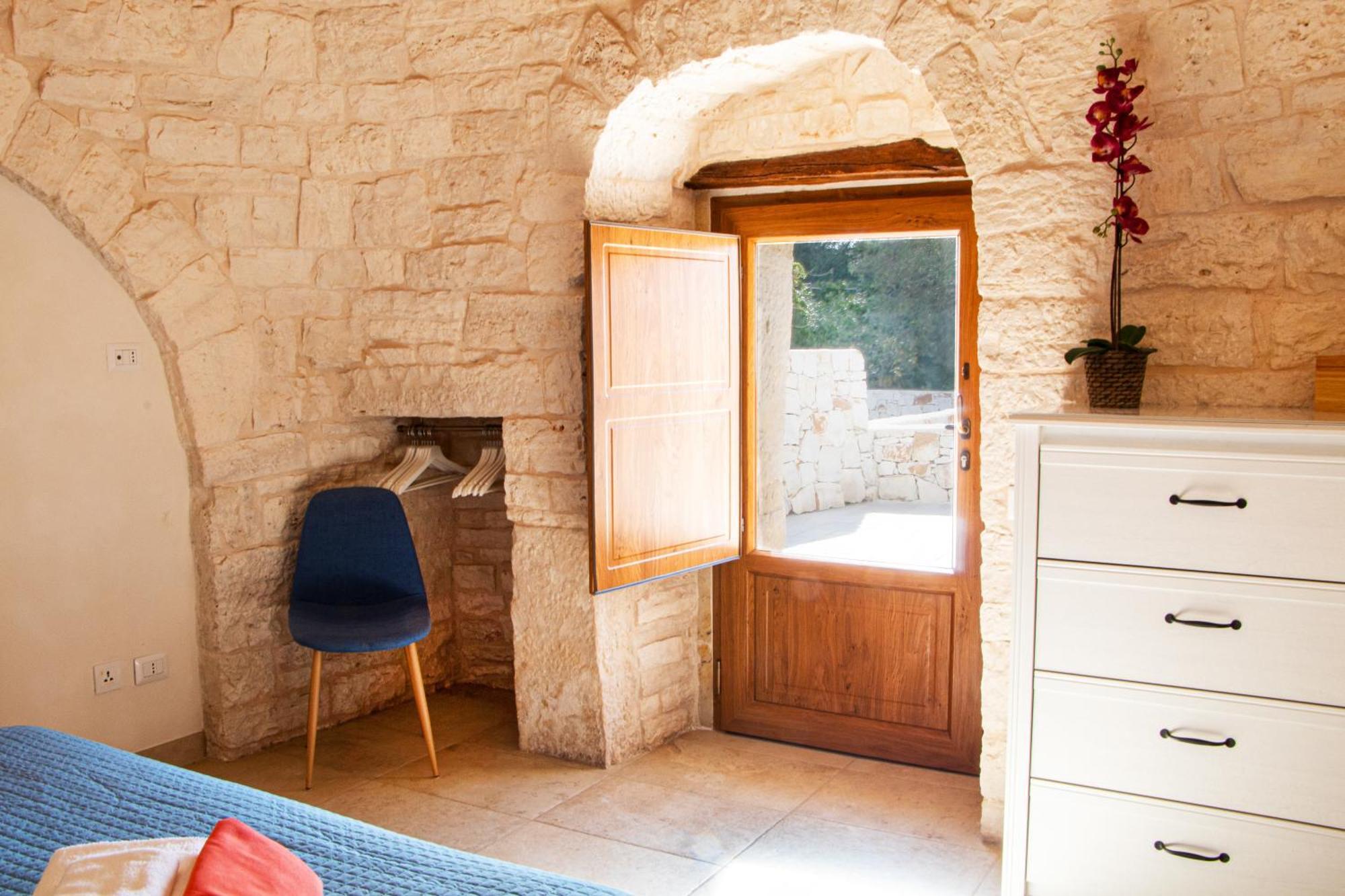 Villa With Trullo And Pool, Alberobello Exteriör bild