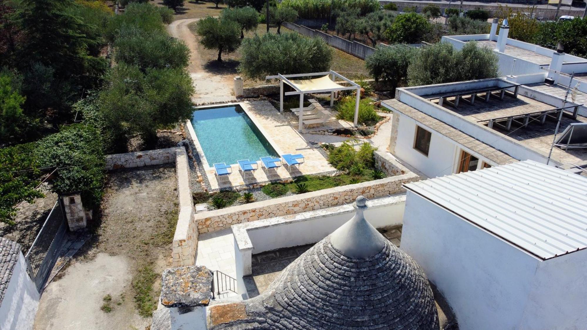 Villa With Trullo And Pool, Alberobello Exteriör bild